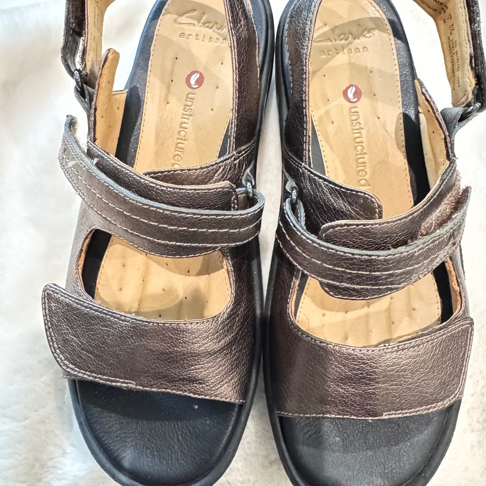 Clarks Artisan Unstructured Womens Sandals - size 7 Metallic Leather Sandals